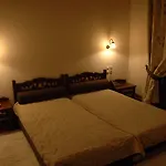 Elena 4*