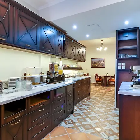 Elena Guest house 4*