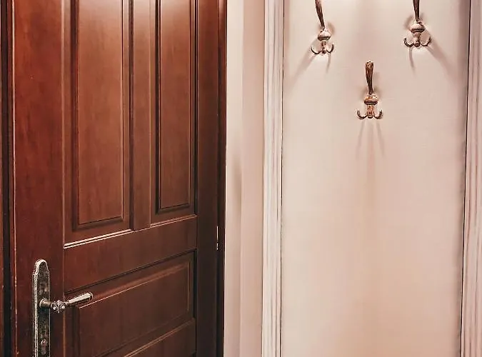 ゲストハウス Elena カランバカ